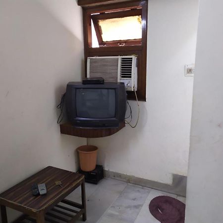 نيودلهي Hotel Yes Please Lodge المظهر الخارجي الصورة