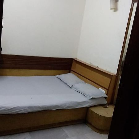 نيودلهي Hotel Yes Please Lodge المظهر الخارجي الصورة