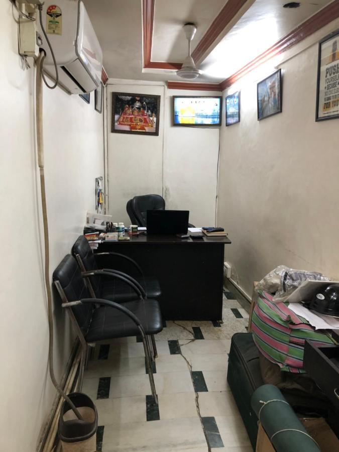 نيودلهي Hotel Yes Please Lodge المظهر الخارجي الصورة