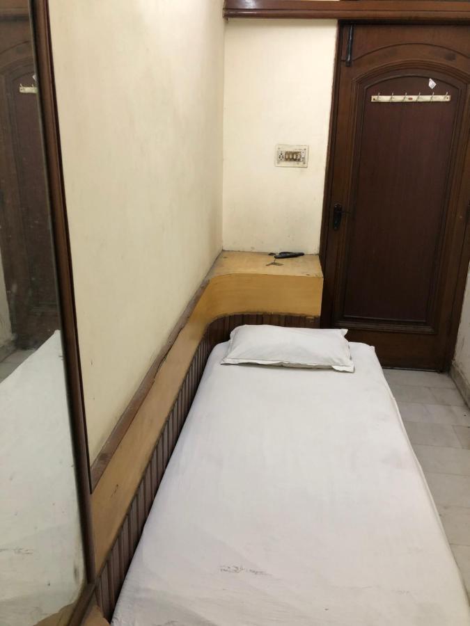 نيودلهي Hotel Yes Please Lodge المظهر الخارجي الصورة