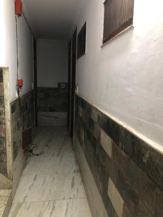 نيودلهي Hotel Yes Please Lodge المظهر الخارجي الصورة