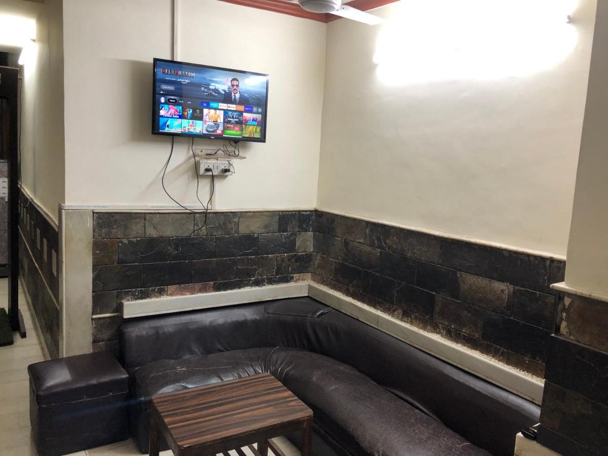 نيودلهي Hotel Yes Please Lodge المظهر الخارجي الصورة