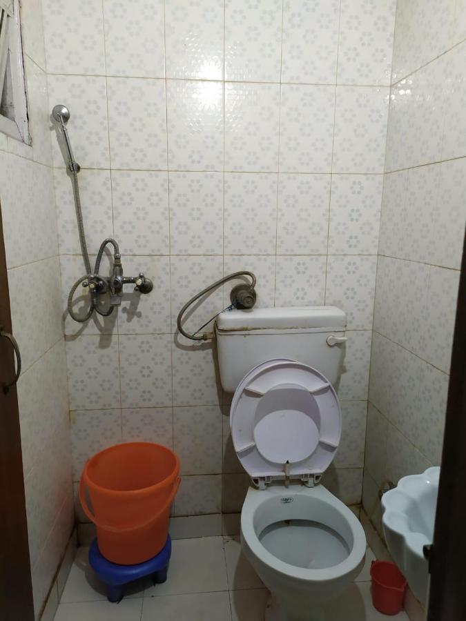 نيودلهي Hotel Yes Please Lodge المظهر الخارجي الصورة